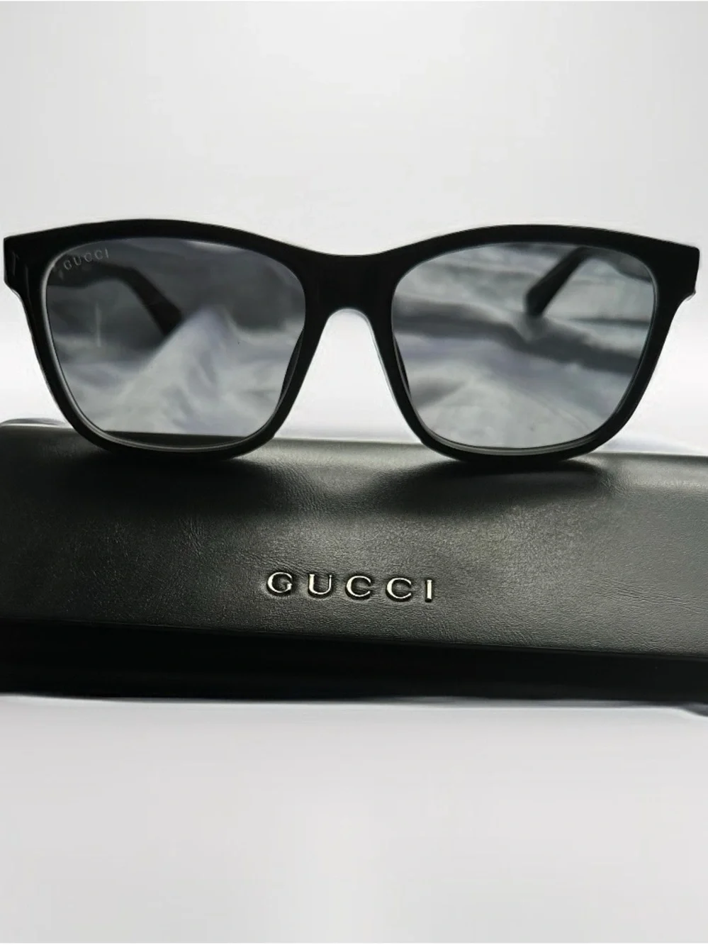 NWOT Authentic Gucci Black Sunglasses with Gold Tone Accents & Web Stripe